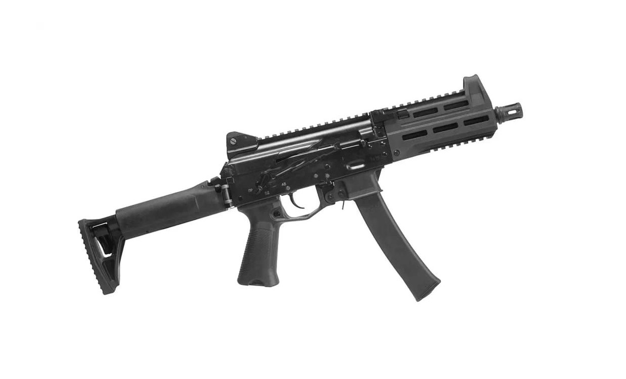 Kalashnikov Presents AK-308 and PPK-20 to Journalists