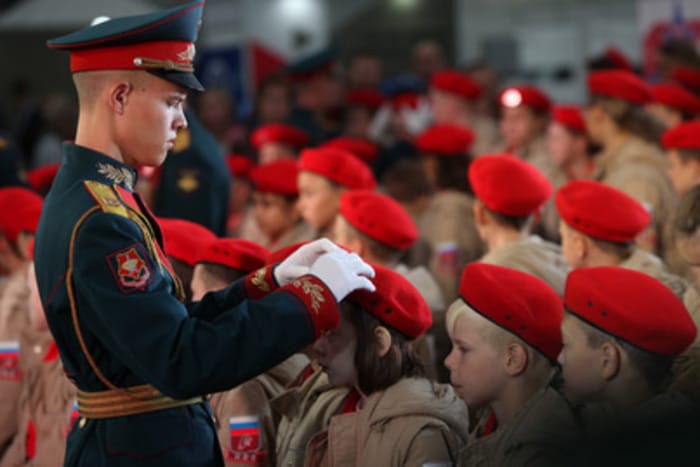 Более 100 детей стали первыми юными оружейниками в Удмуртии